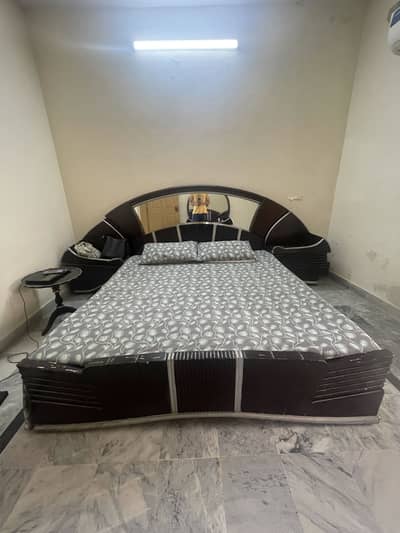 Wooden bed w/ mattress, dressing table, 2 side tables