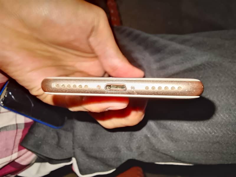 Apple iPhone 8 3