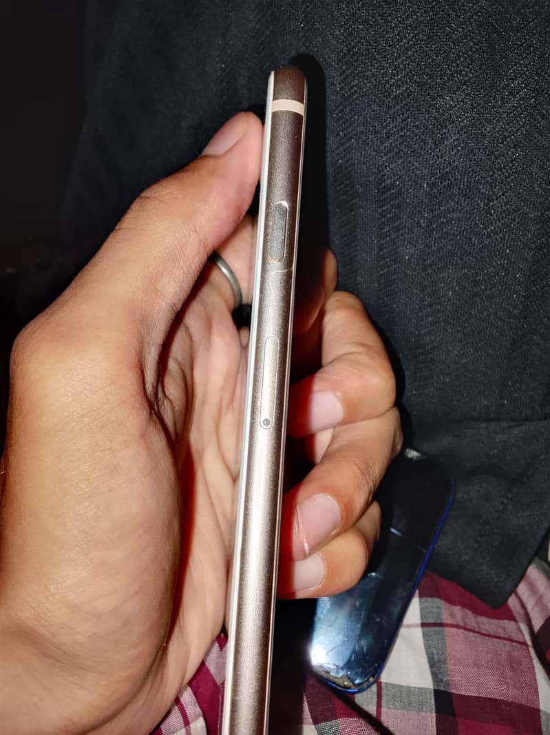Apple iPhone 8 4