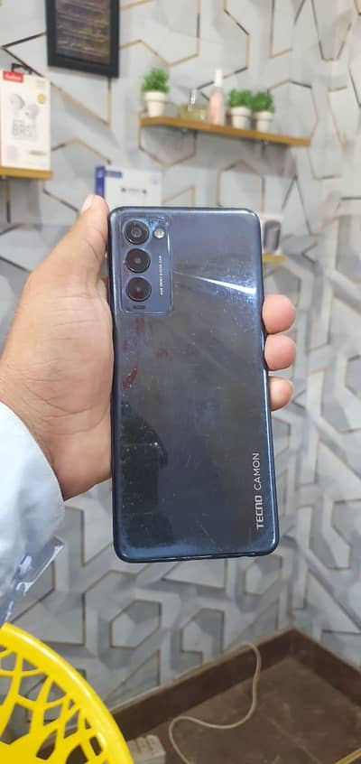 Tecno Camon 18