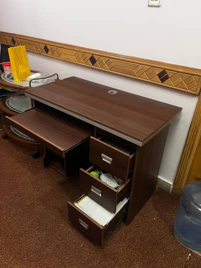 Wooden computer table for sale
