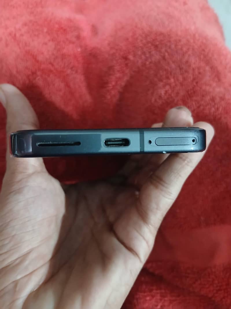 Google Pixel 9 4