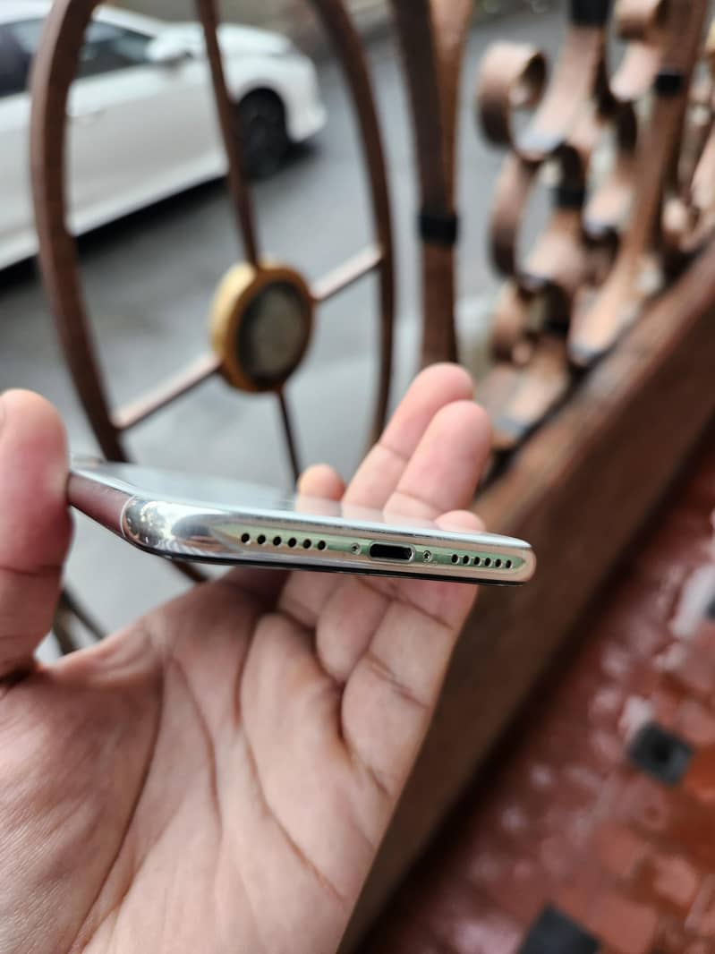 Apple iPhone X 2