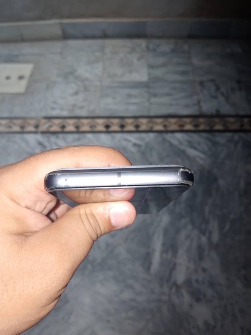 Google Pixel 8 2