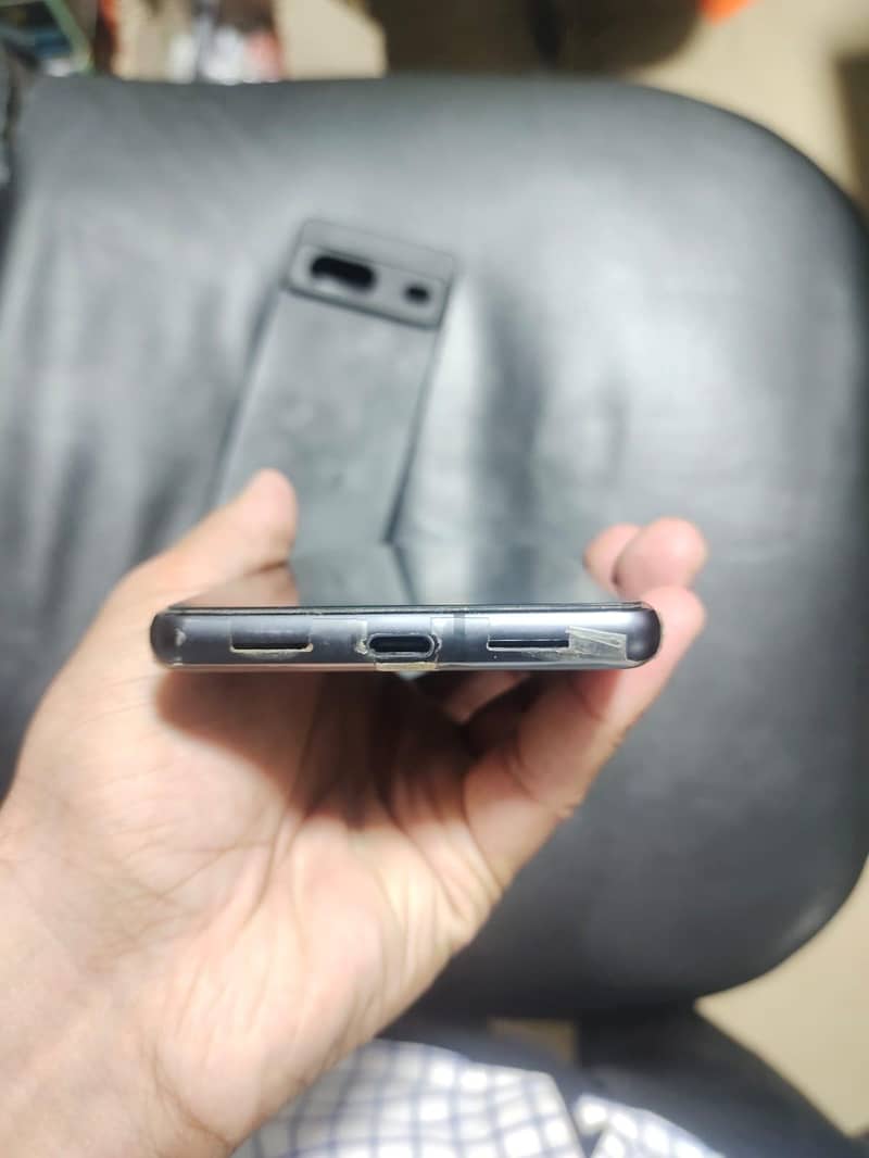 Google Pixel 7 4