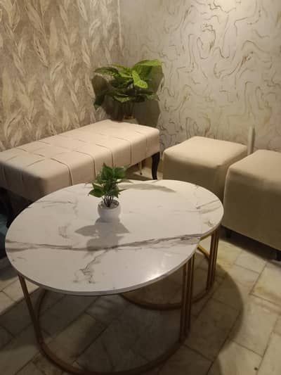 paffi set 4 setter wood and Iran table like a new