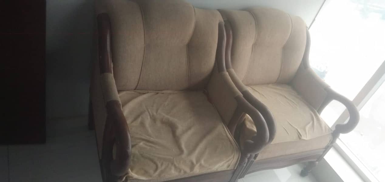 2 sofas 0
