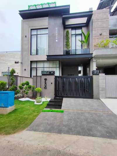 Furnished 5 Marla Ultra Modern Design 3 Bedrooms Lavish Location For Sale In Dha Phase 9 Town Lahore
