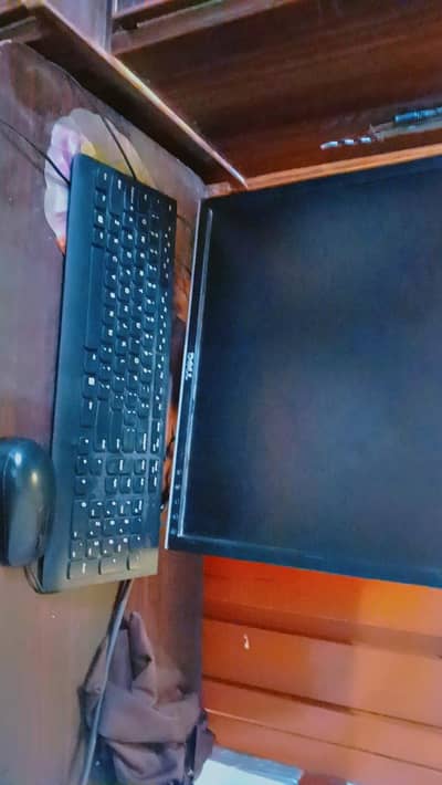 Core i3 4th gen---8Gb Ram ddr3--256 Hdd