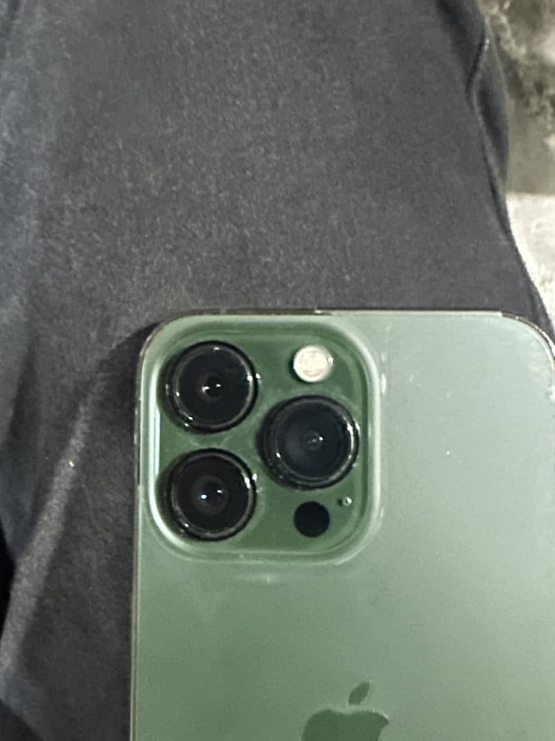 Apple iPhone 13 Pro 4