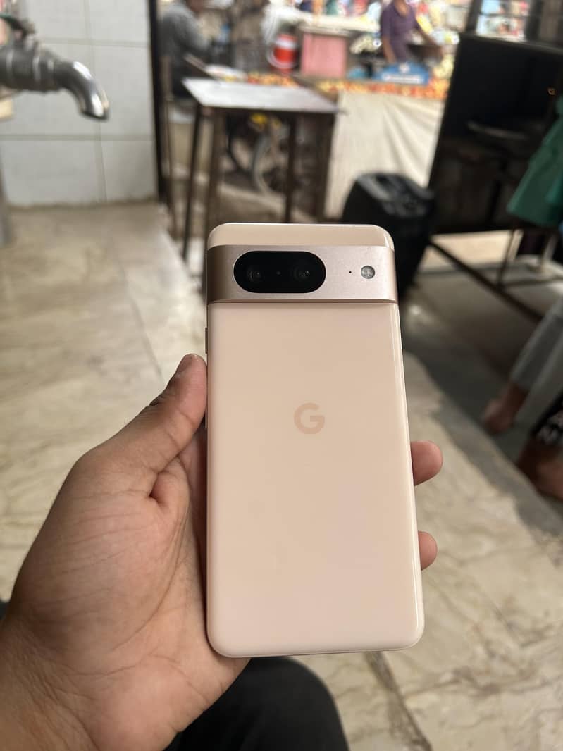 Google Pixel 8 4