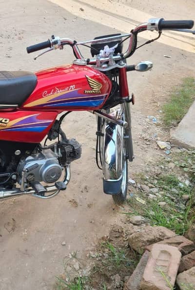 ہونڈا سی ڈی 70 جینین بھائی۔ My whatsapp nbr 03267101432