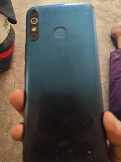 Infinix hot 8,4,64