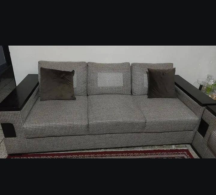 COMFORTABLE MORDERN SOFT SOFAS 0