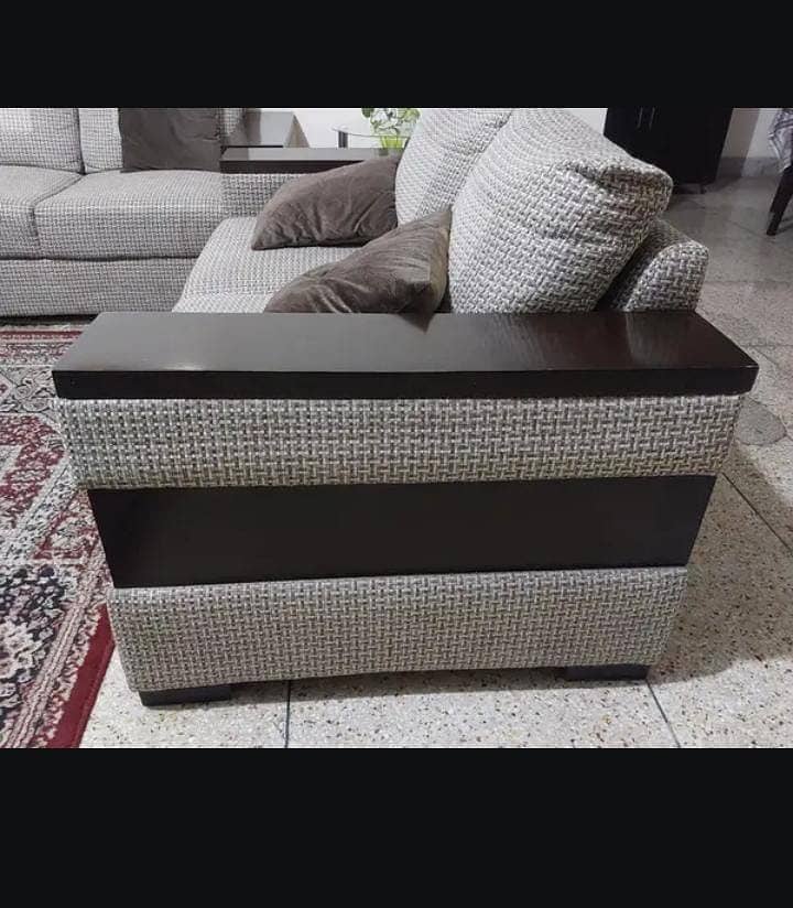COMFORTABLE MORDERN SOFT SOFAS 2