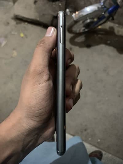 Aquos R3
