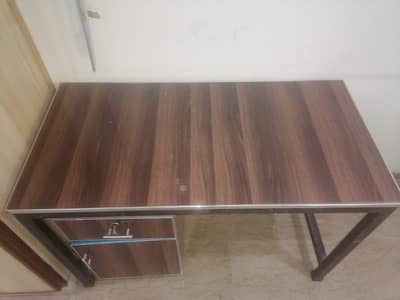 Custom-Built Computer Tables for Sale