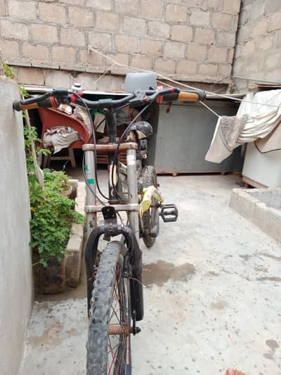 cycle use mein hai gher kharab hai iske Baki 10 by 10 condition hai