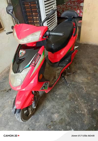 electric scooty 10/9 condition all ok