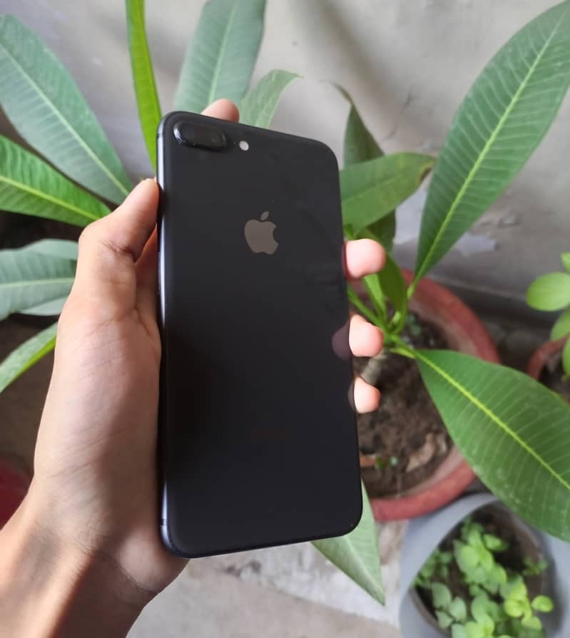 Apple iPhone 8 Plus 2