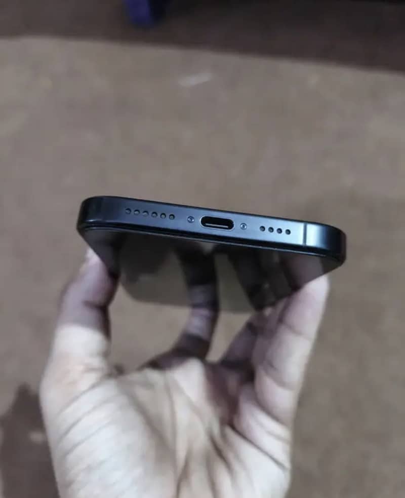 iphone 16 pro max 5