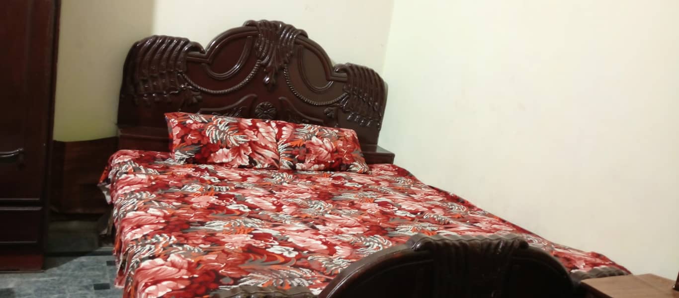king Bed 0