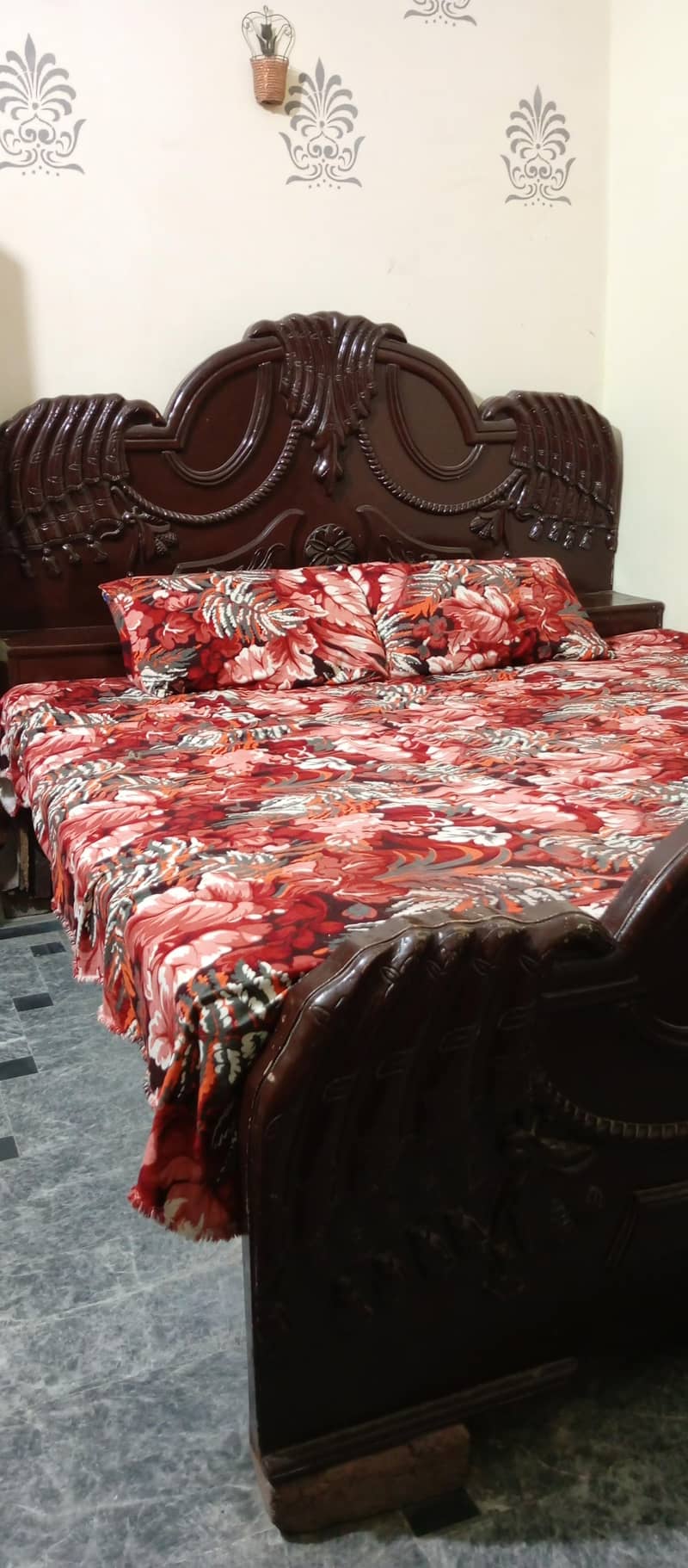 king Bed 2