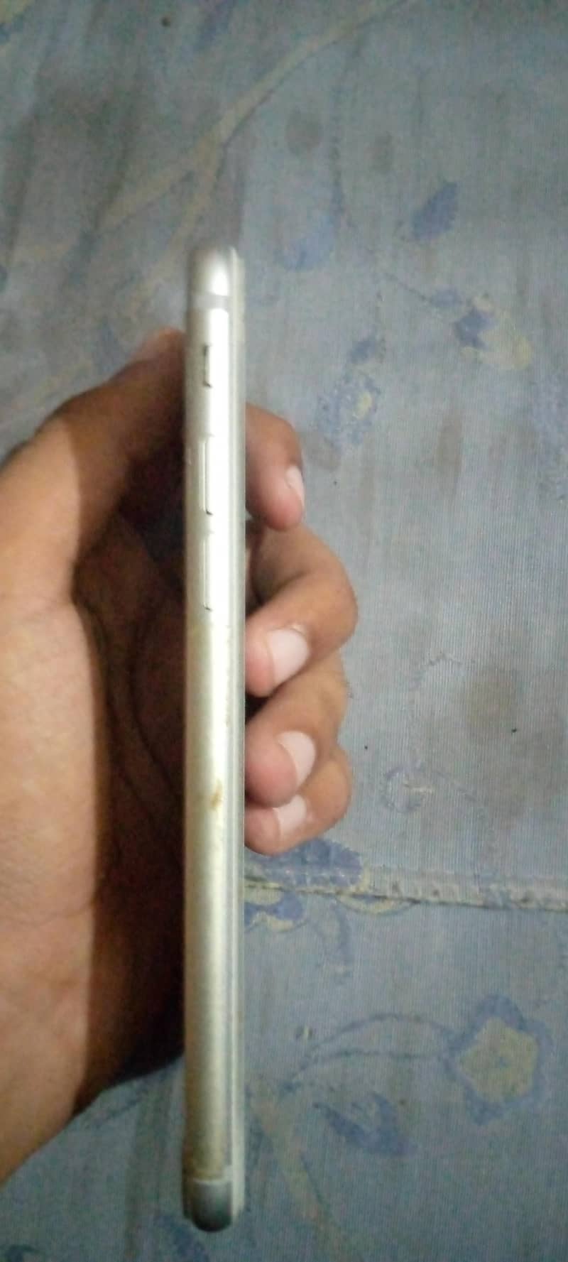 Apple iPhone 7 0