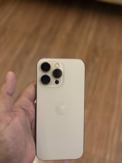 Apple iPhone 16 Pro Max