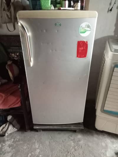 hi I am saling my freezer