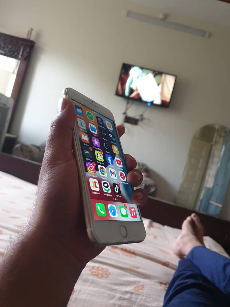 Apple iPhone 7 Plus 4