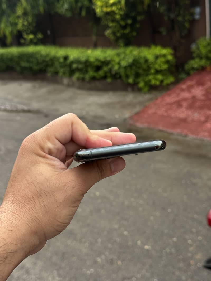 11 pro max 4