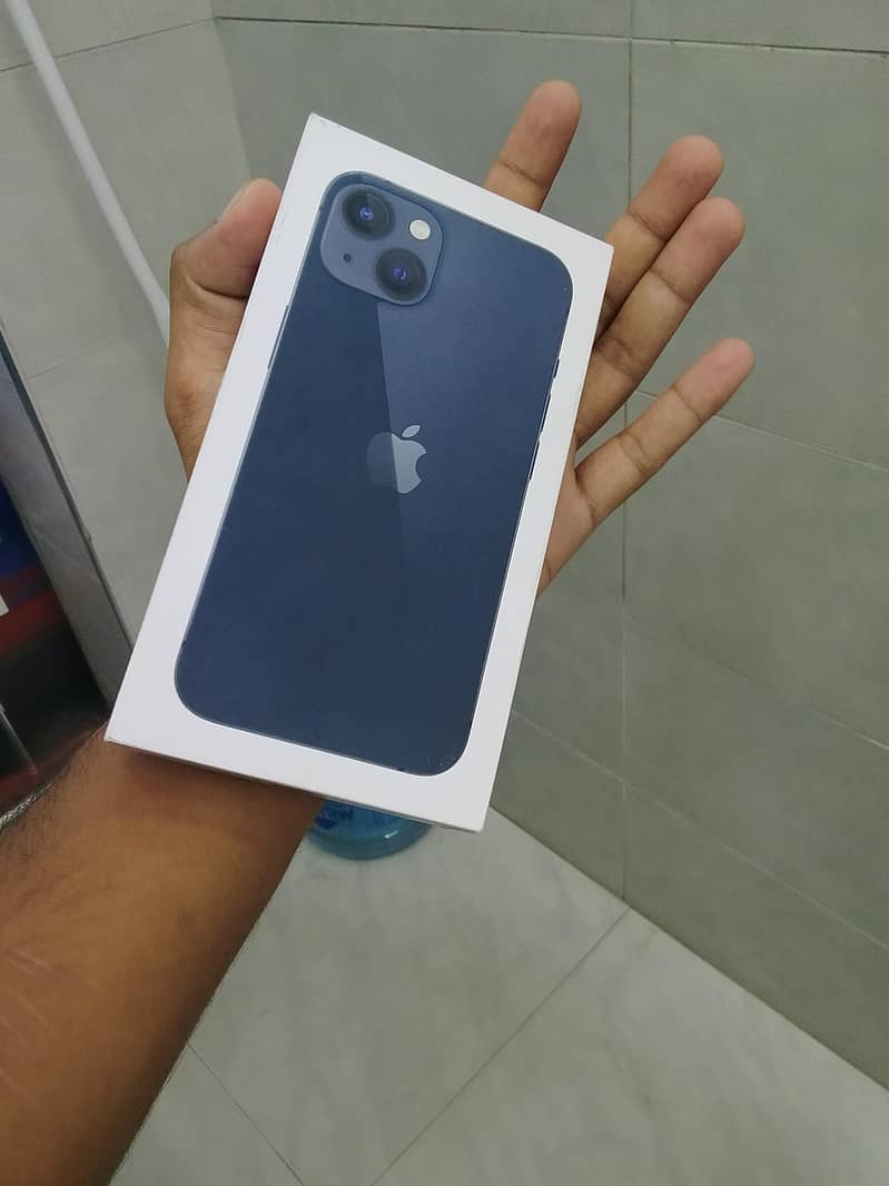 Apple iPhone 13 0