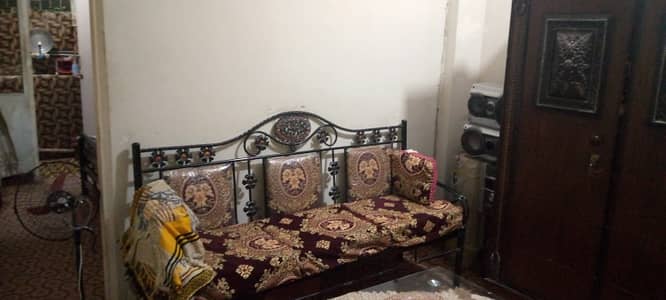 Flat In Gulistan-E-Jauhar - Block 18 Sized 350 Square Feet Is Available