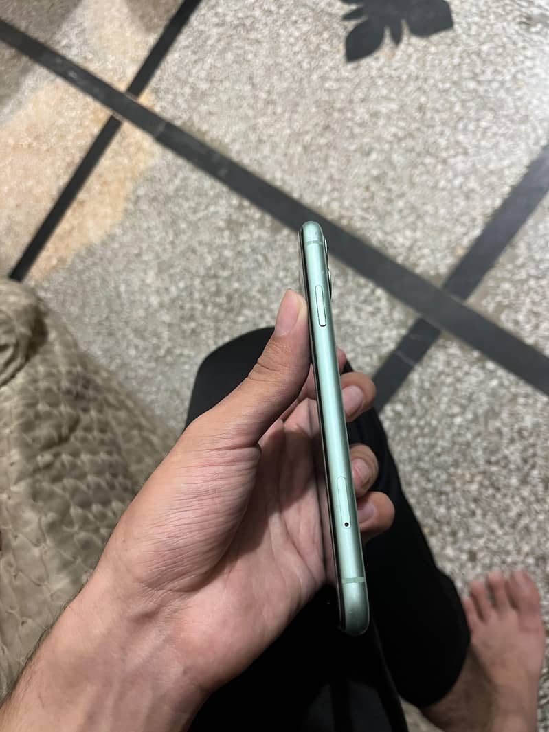 Apple iPhone 11 5