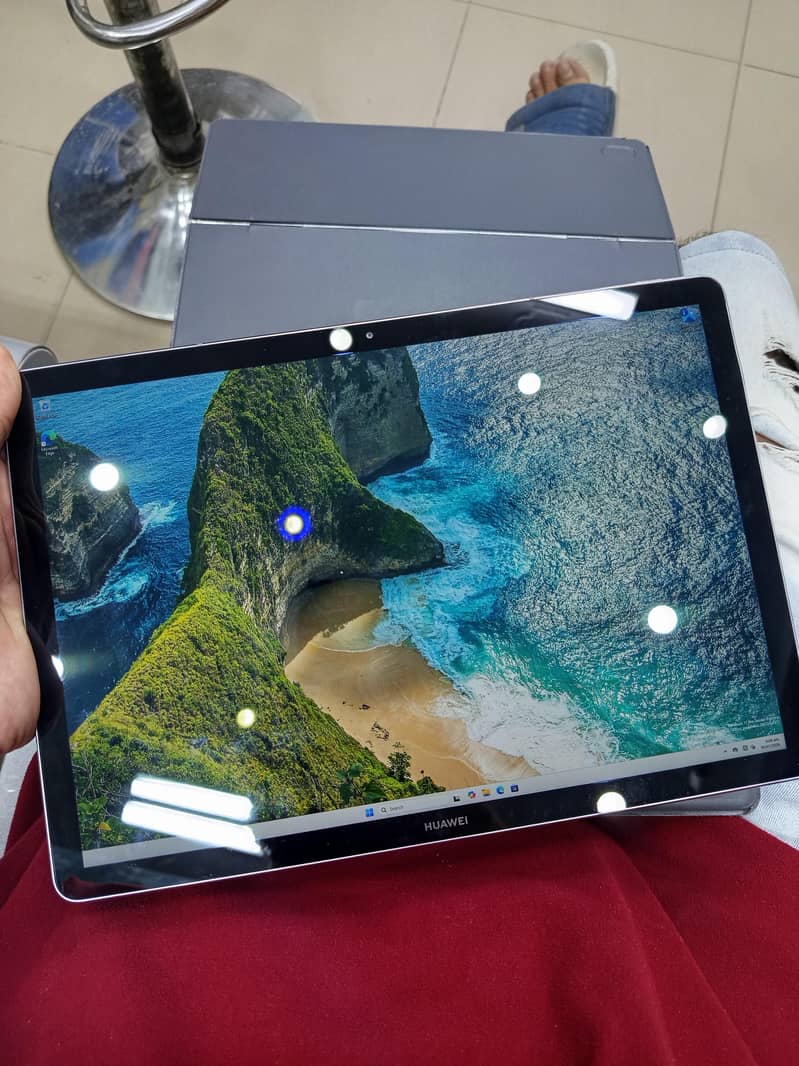 Huawei matebook E tablet 0