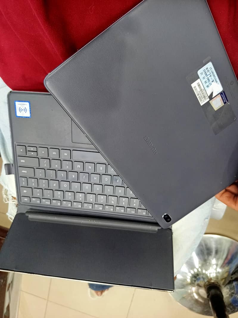 Huawei matebook E tablet 3