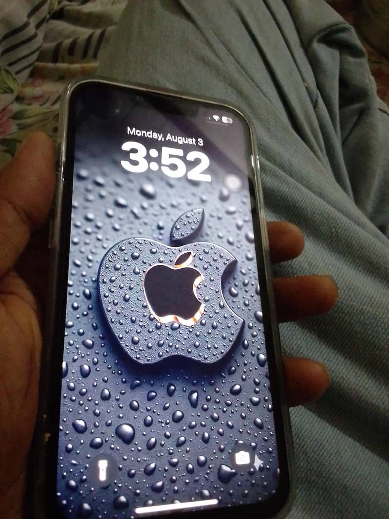 Apple iPhone 13 1