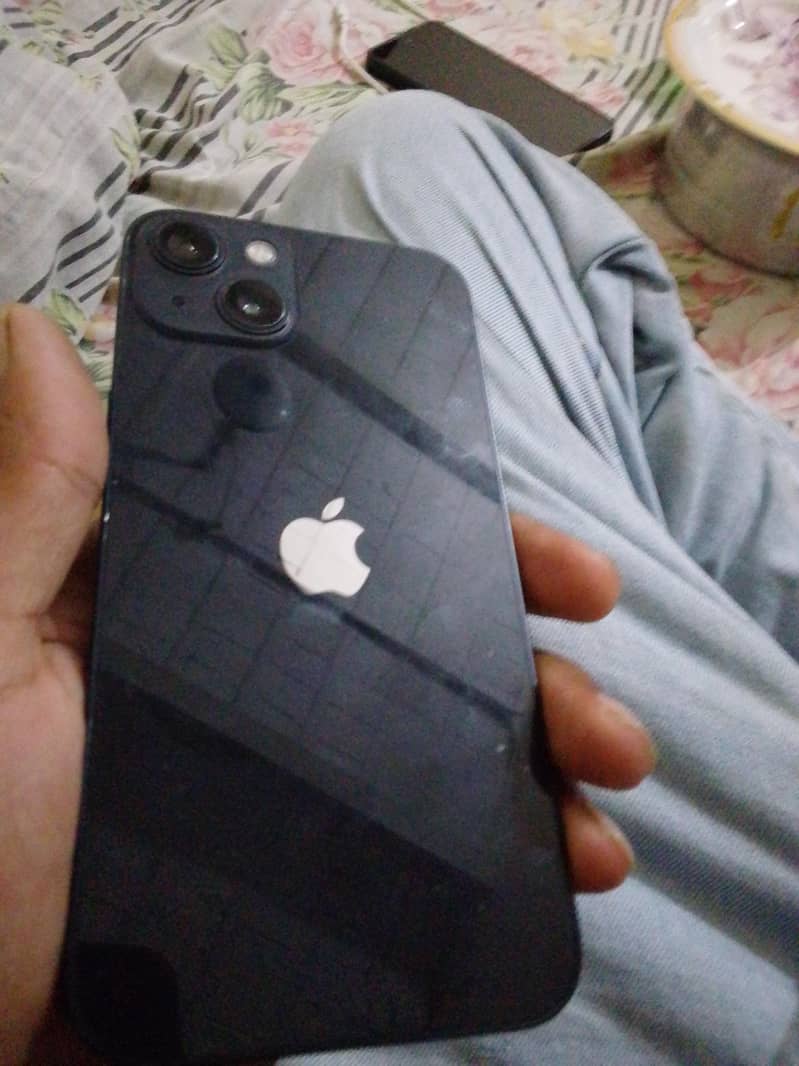 Apple iPhone 13 2