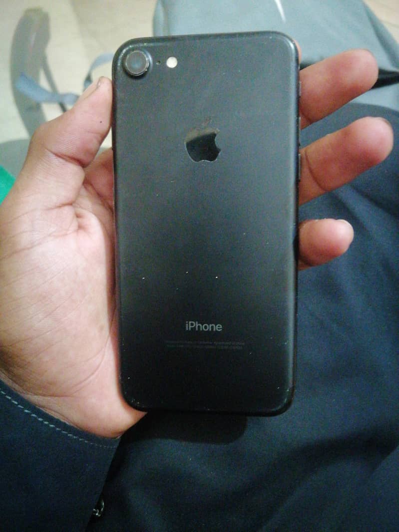 Apple iPhone 7 Plus 0