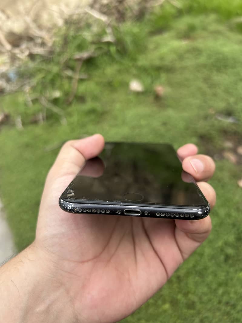 Apple iPhone 7 Plus 9
