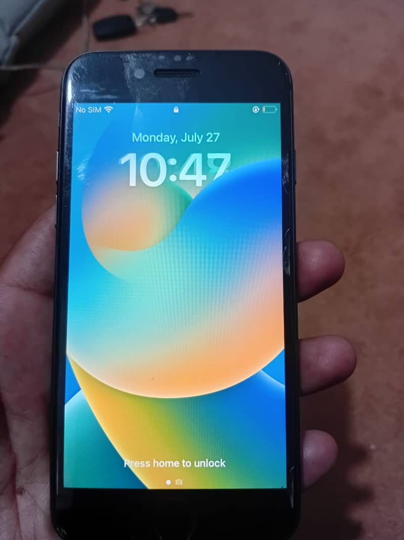Iphone 8 10/10 condition 3