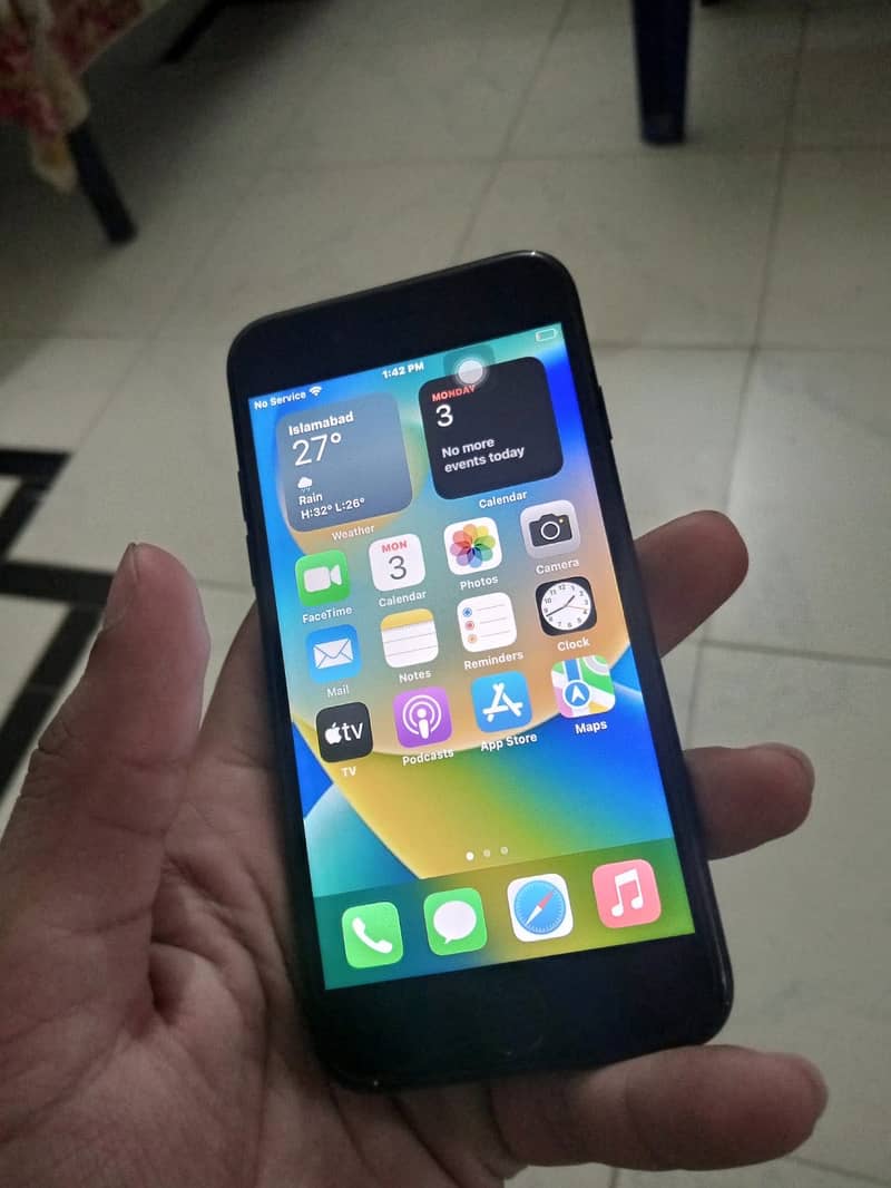 Apple iPhone 7 1