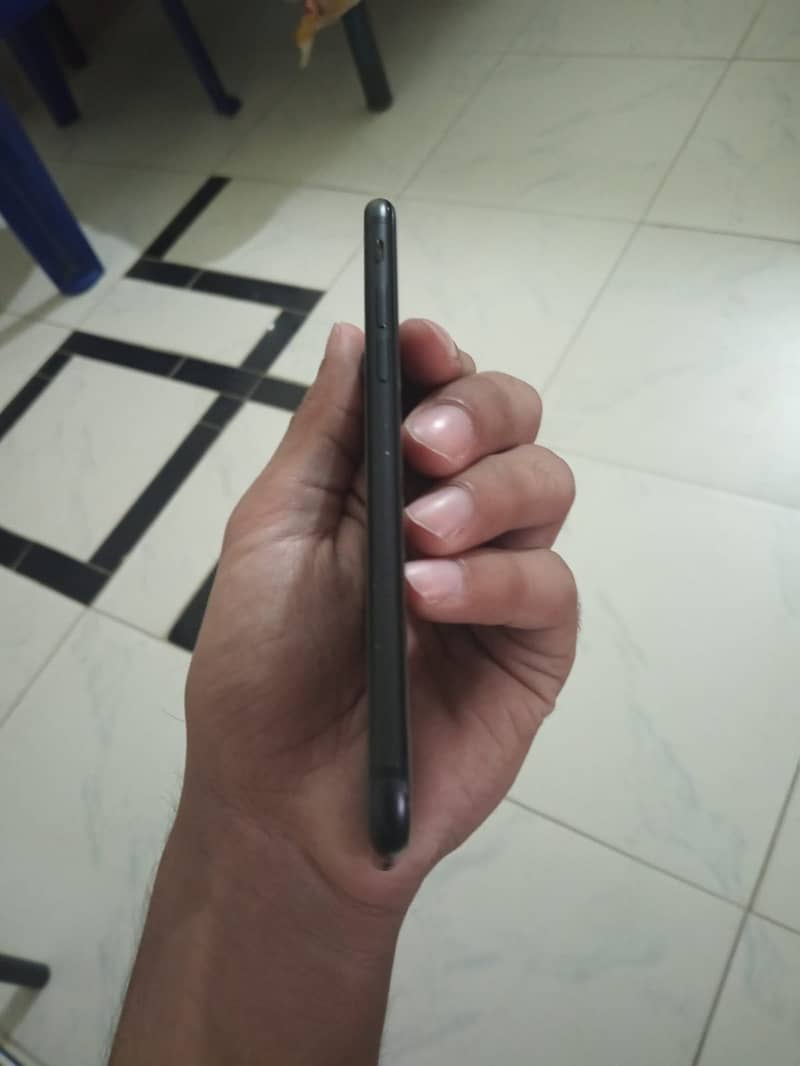 Apple iPhone 7 2