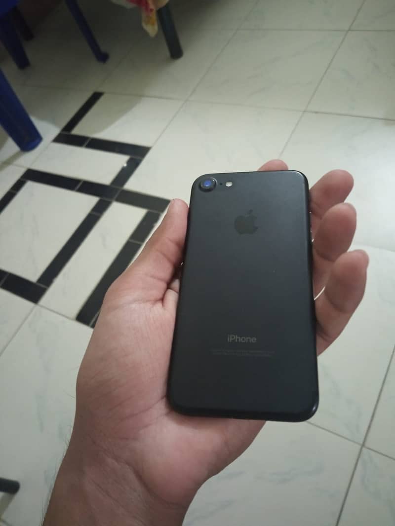Apple iPhone 7 5