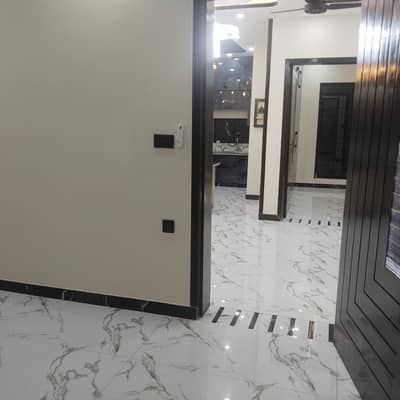 10 MARLA LOWER PORTION AVAILABLE FOR RENT