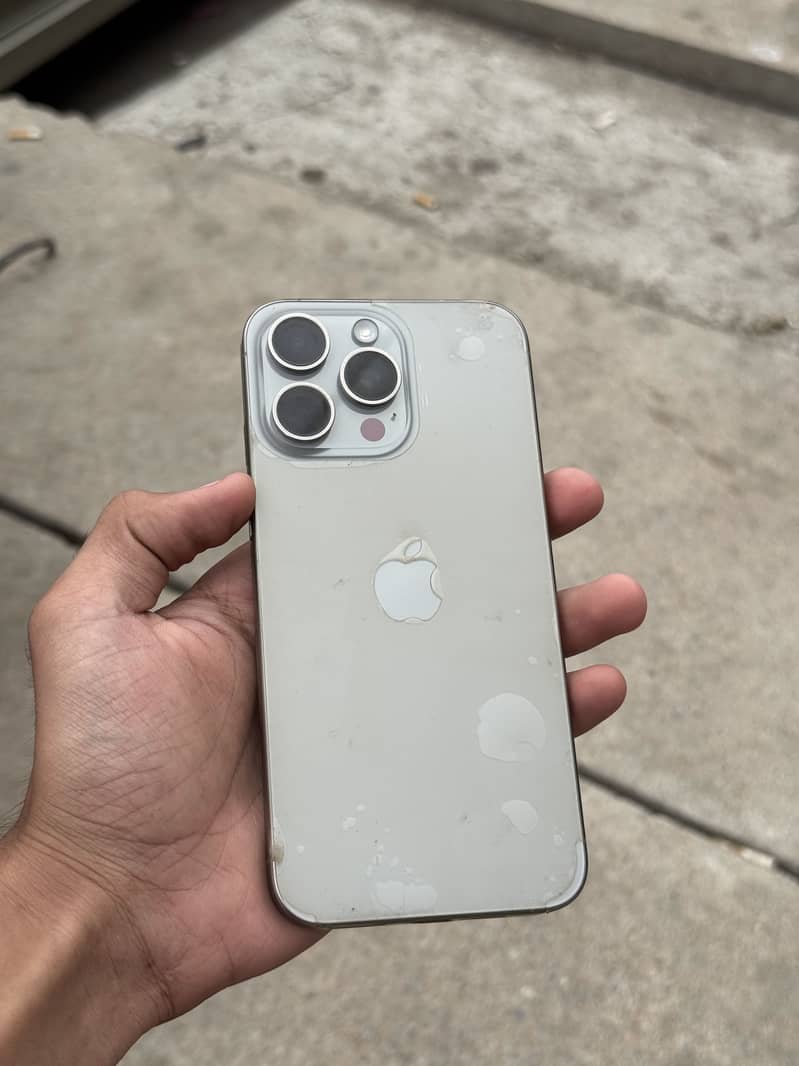 Apple iPhone 15 Pro Max 0