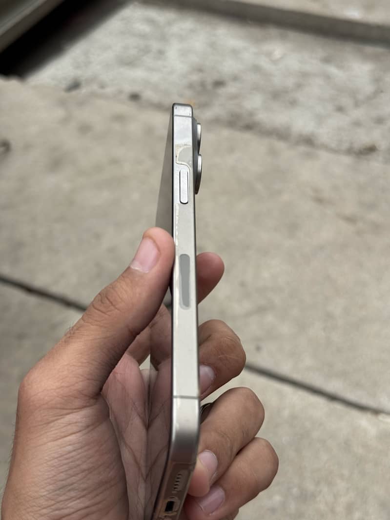 Apple iPhone 15 Pro Max 7