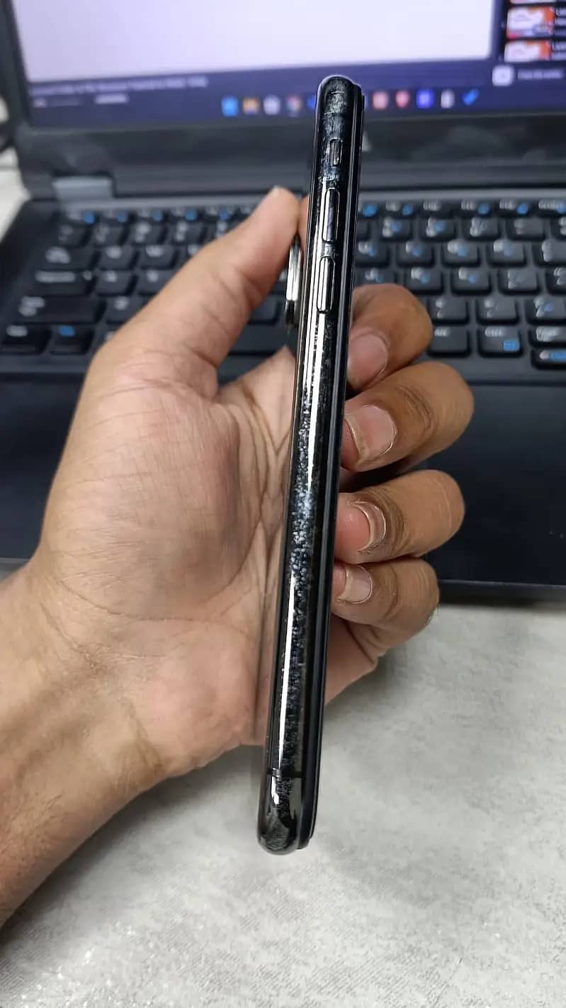 Apple iPhone X 6