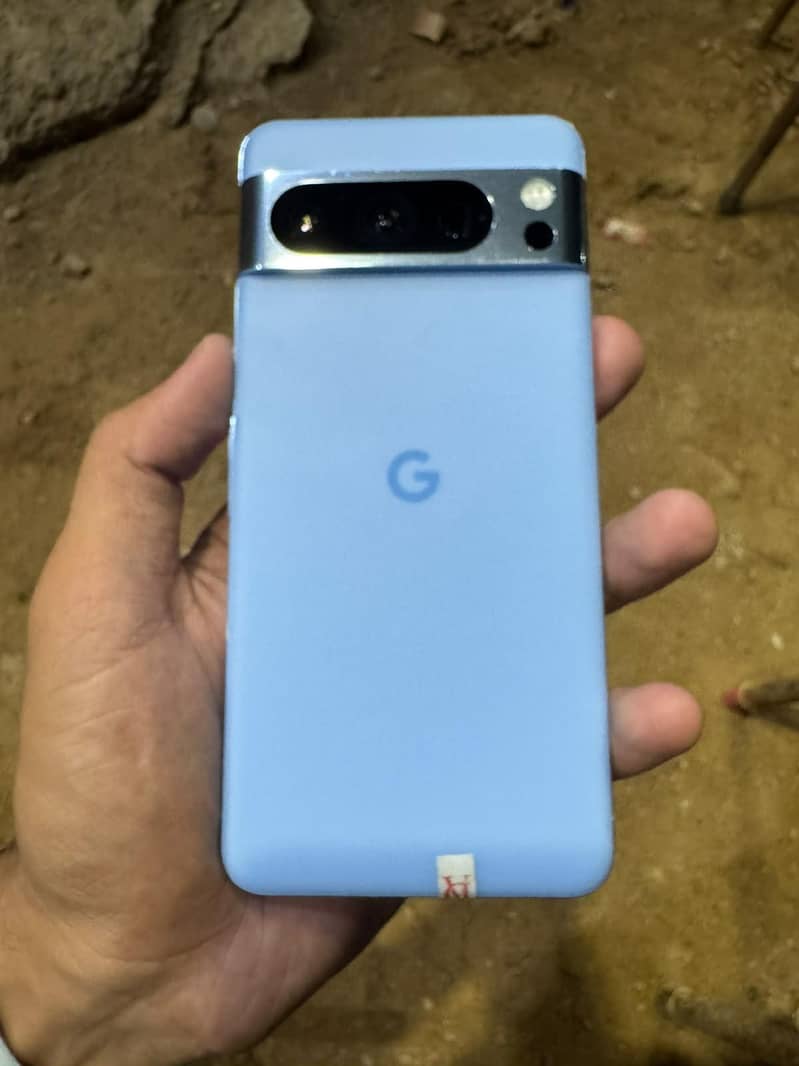 Google pixel 8 pro. 1